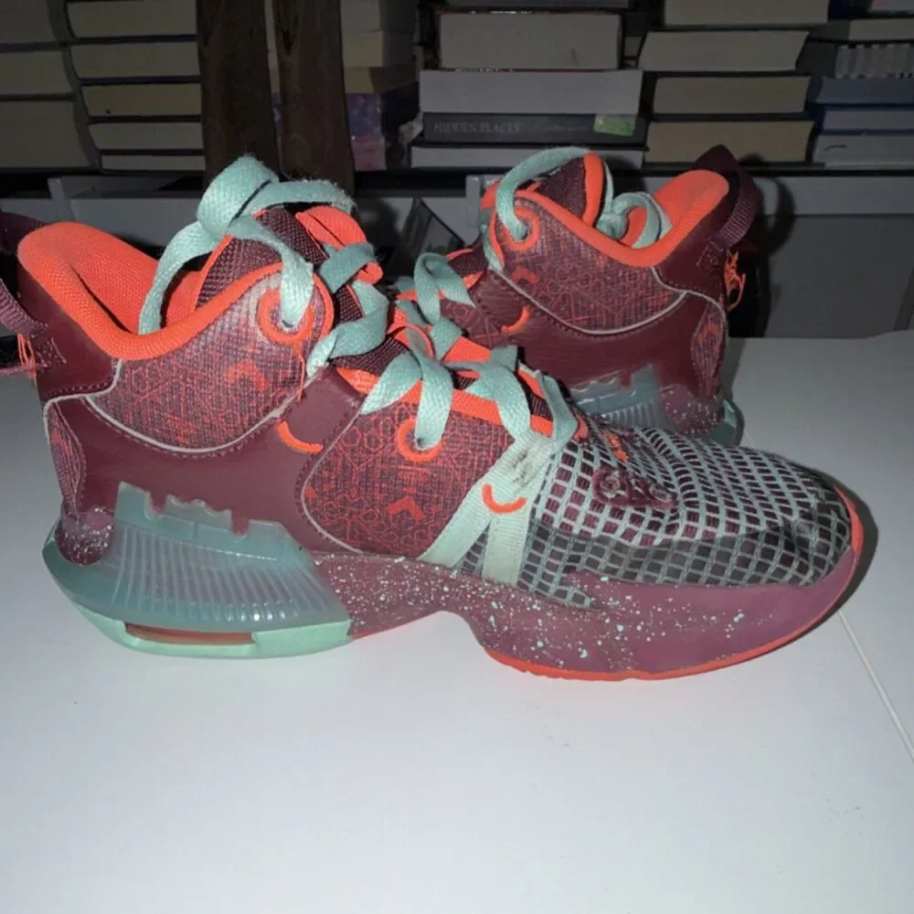 Nike LeBron Witness 7 FB8976-600 Sneakers Burgundy Orange Kids US 4.5Y